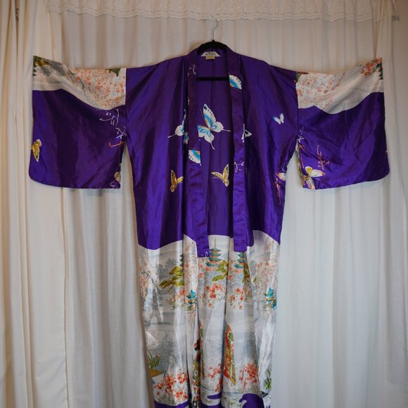 Beautiful Japanese Butterfly Traditional Kimono - Japan Import, Made in Japan - Picture 12 of 14